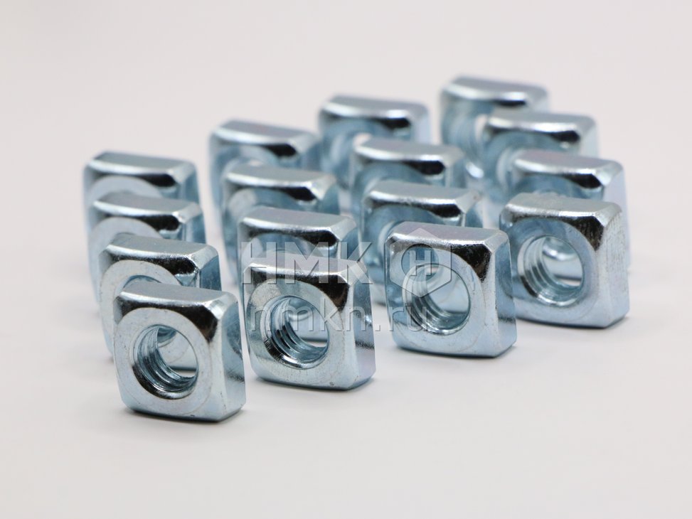 Гайка 251106 М8 квадратная цинк